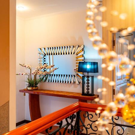 Glacis Heights Villa Экстерьер фото