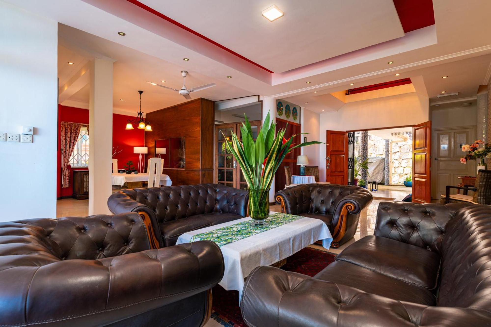 Glacis Heights Villa Экстерьер фото