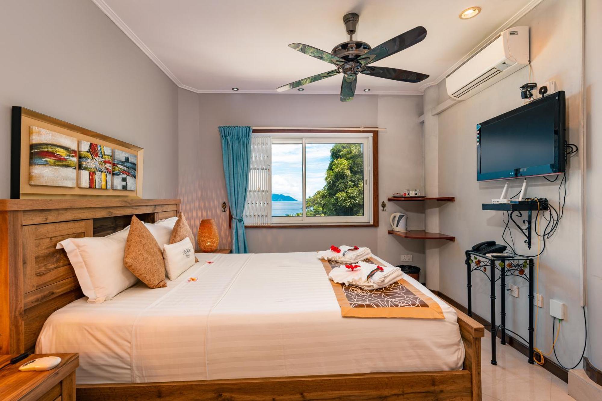 Glacis Heights Villa Экстерьер фото