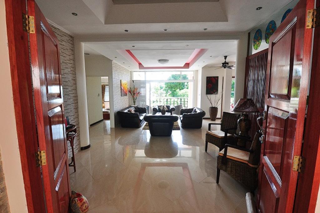 Glacis Heights Villa Экстерьер фото