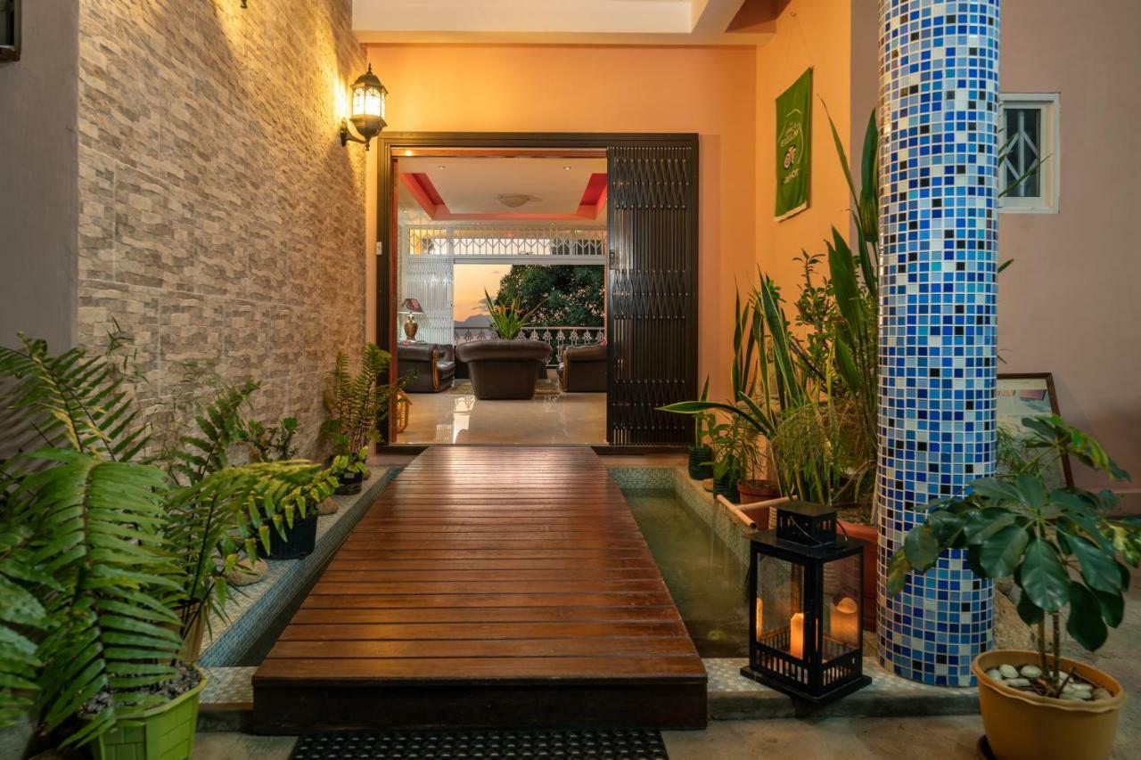 Glacis Heights Villa Экстерьер фото